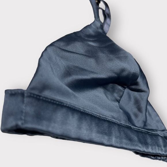Victoria’s Secret Satin Triangle Bralette XS Blue Wireless Solid Silky Dainty - Picture 4 of 8